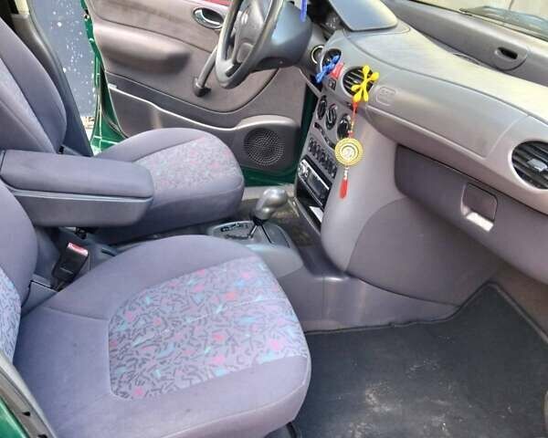 Зеленый Мерседес А класс, объемом двигателя 1.6 л и пробегом 200 тыс. км за 4000 $, фото 1 на Automoto.ua