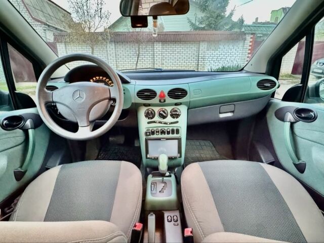 Зеленый Мерседес А класс, объемом двигателя 1.4 л и пробегом 246 тыс. км за 3750 $, фото 16 на Automoto.ua