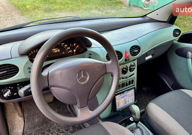Зеленый Мерседес А класс, объемом двигателя 1.4 л и пробегом 246 тыс. км за 3750 $, фото 7 на Automoto.ua