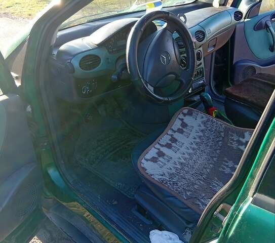 Зелений Мерседес А клас, об'ємом двигуна 1.69 л та пробігом 350 тис. км за 2500 $, фото 6 на Automoto.ua