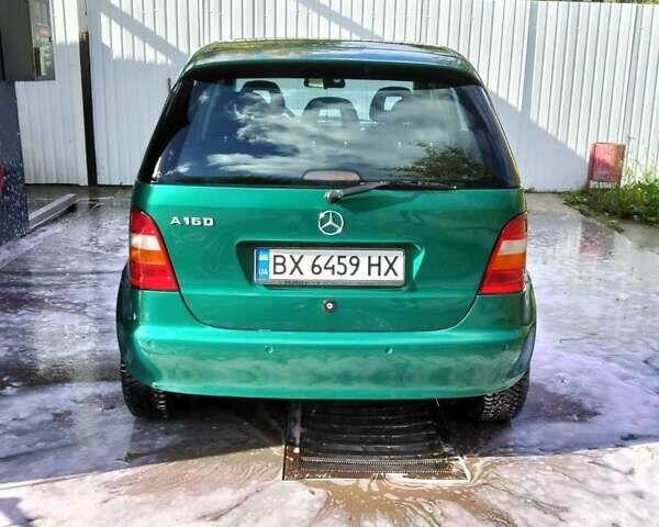Зеленый Мерседес А класс, объемом двигателя 1.6 л и пробегом 200 тыс. км за 4000 $, фото 8 на Automoto.ua