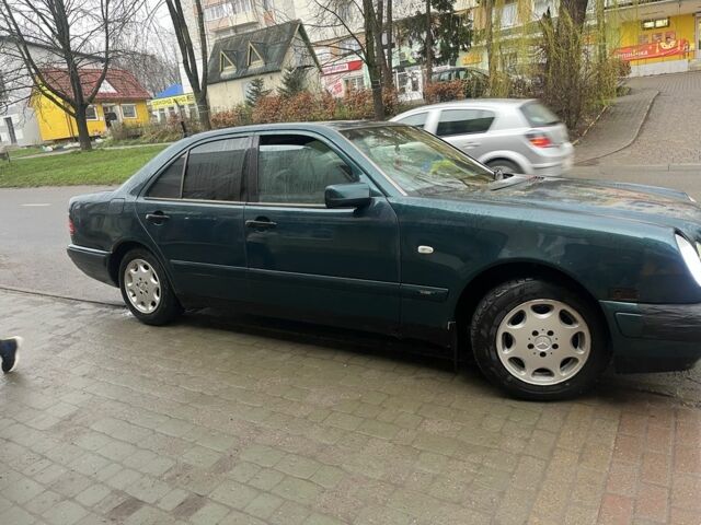 Мерседес А класс 1999 в Дрогобыче на Automoto.ua Зеленый Мерседес А класс, объемом двигателя 2 л и пробегом 375 тыс. км за 2900 $, фото 2 на Automoto.ua