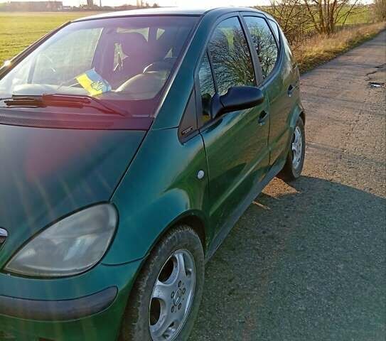 Зеленый Мерседес А класс, объемом двигателя 1.69 л и пробегом 350 тыс. км за 2500 $, фото 3 на Automoto.ua