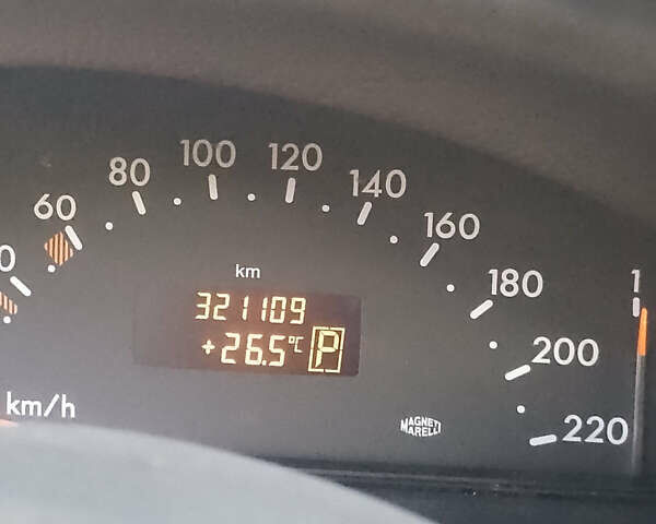 Зелений Мерседес А клас, об'ємом двигуна 1.7 л та пробігом 321 тис. км за 3200 $, фото 2 на Automoto.ua