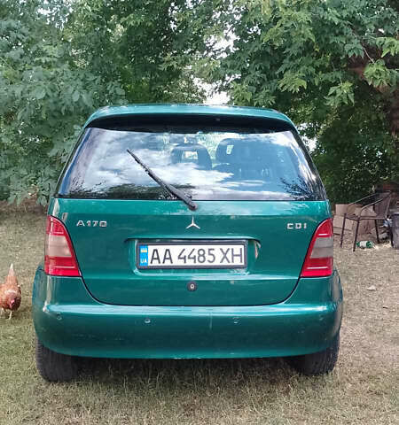 Зелений Мерседес А клас, об'ємом двигуна 1.7 л та пробігом 321 тис. км за 3200 $, фото 1 на Automoto.ua