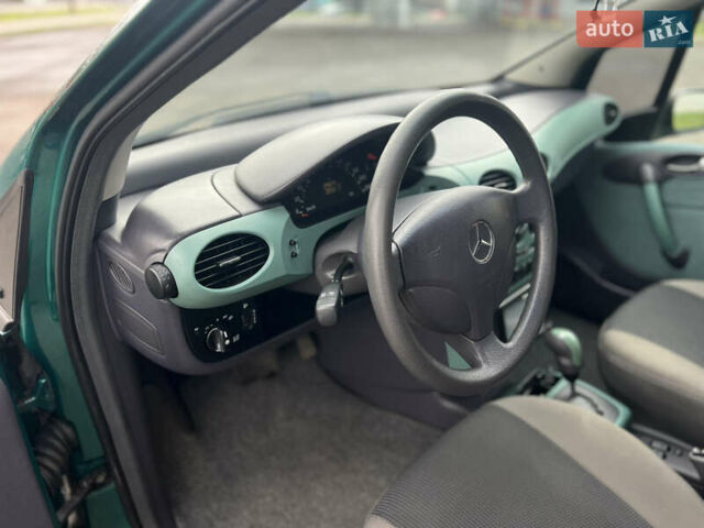 Зеленый Мерседес А класс, объемом двигателя 1.4 л и пробегом 246 тыс. км за 4100 $, фото 19 на Automoto.ua