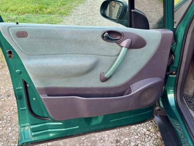 Зеленый Мерседес А класс, объемом двигателя 1.4 л и пробегом 246 тыс. км за 3750 $, фото 7 на Automoto.ua