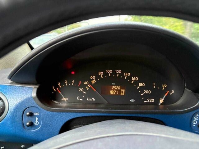 Зелений Мерседес А клас, об'ємом двигуна 1.7 л та пробігом 200 тис. км за 4800 $, фото 15 на Automoto.ua