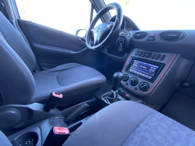 Зеленый Мерседес А класс, объемом двигателя 1.4 л и пробегом 234 тыс. км за 2999 $, фото 7 на Automoto.ua