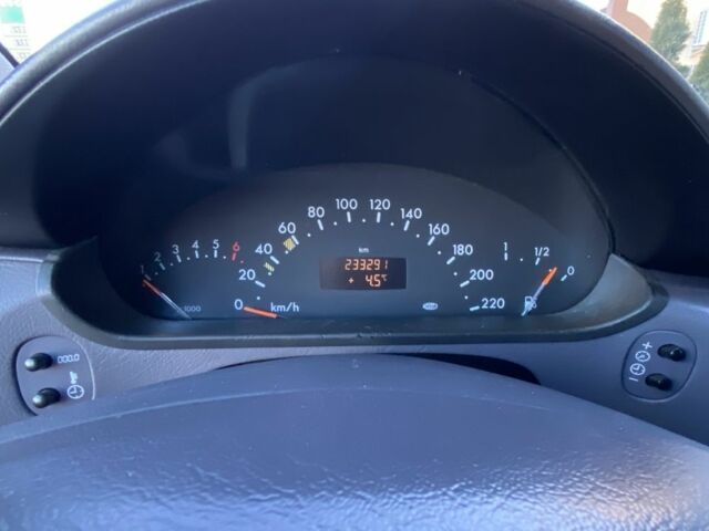 Зеленый Мерседес А класс, объемом двигателя 1.4 л и пробегом 234 тыс. км за 2999 $, фото 11 на Automoto.ua