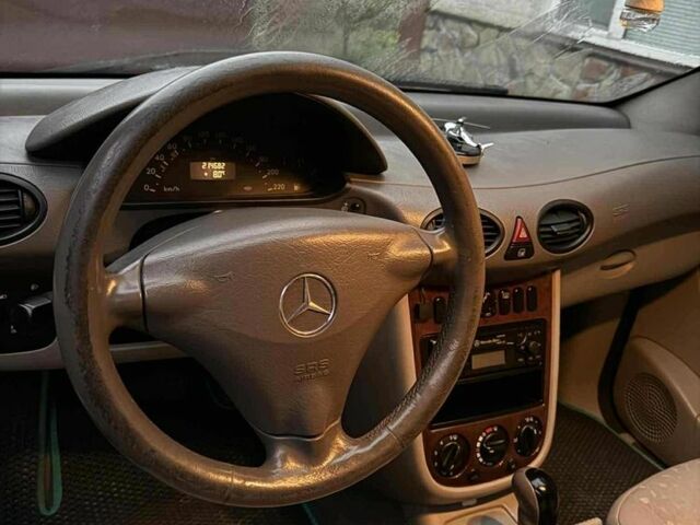 Зеленый Мерседес А класс, объемом двигателя 1.7 л и пробегом 215 тыс. км за 3299 $, фото 6 на Automoto.ua