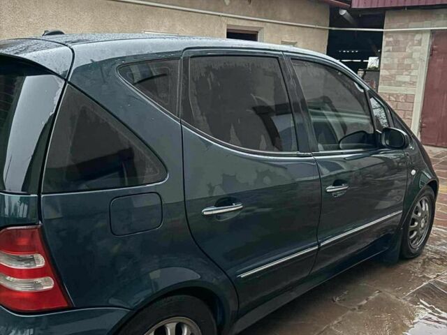 Зеленый Мерседес А класс, объемом двигателя 1.7 л и пробегом 215 тыс. км за 3299 $, фото 1 на Automoto.ua