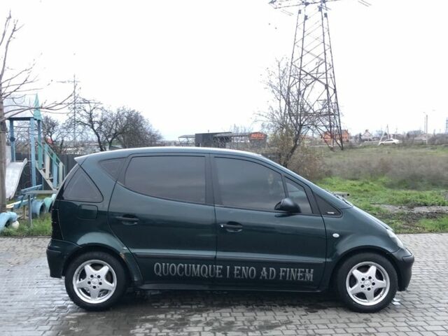 Зеленый Мерседес А класс, объемом двигателя 1.7 л и пробегом 386 тыс. км за 3500 $, фото 7 на Automoto.ua