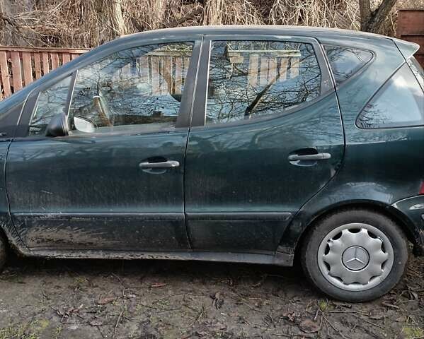 Зеленый Мерседес А класс, объемом двигателя 1.4 л и пробегом 240 тыс. км за 3650 $, фото 1 на Automoto.ua