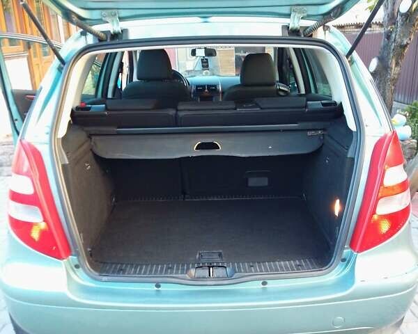 Зелений Мерседес А клас, об'ємом двигуна 1.5 л та пробігом 161 тис. км за 3800 $, фото 13 на Automoto.ua