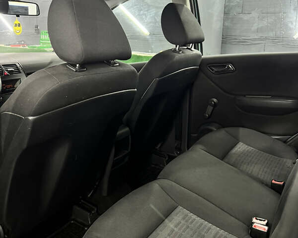 Зеленый Мерседес А класс, объемом двигателя 1.5 л и пробегом 329 тыс. км за 6000 $, фото 32 на Automoto.ua