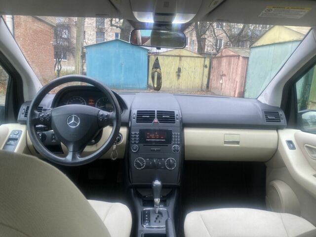 Зеленый Мерседес А класс, объемом двигателя 1.5 л и пробегом 169 тыс. км за 5000 $, фото 5 на Automoto.ua