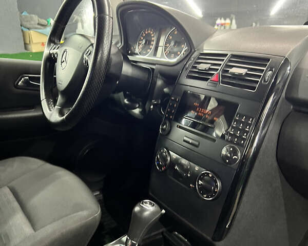 Зеленый Мерседес А класс, объемом двигателя 1.5 л и пробегом 329 тыс. км за 6000 $, фото 37 на Automoto.ua