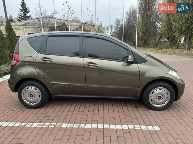 Зелений Мерседес А клас, об'ємом двигуна 1.5 л та пробігом 298 тис. км за 5800 $, фото 3 на Automoto.ua