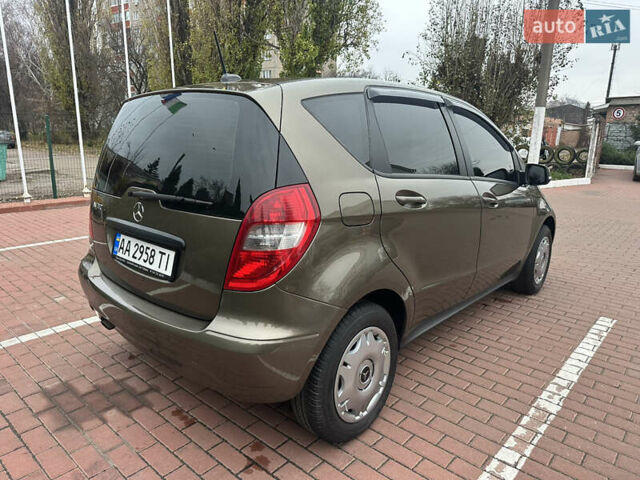 Зелений Мерседес А клас, об'ємом двигуна 1.5 л та пробігом 298 тис. км за 5800 $, фото 4 на Automoto.ua