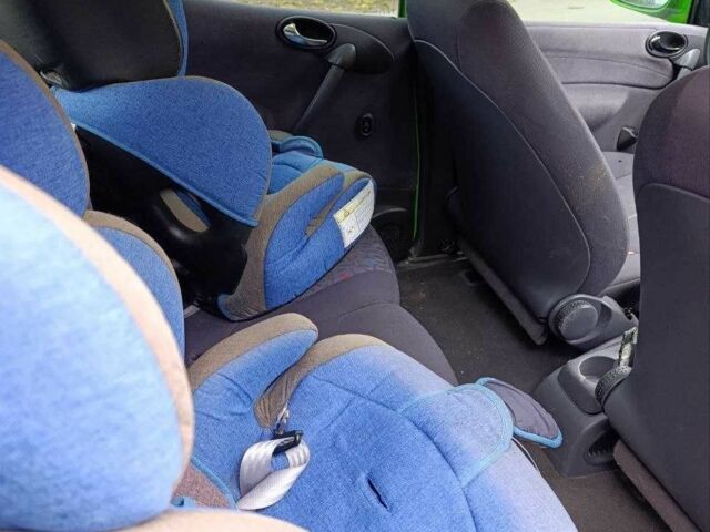 Зелений Мерседес А клас, об'ємом двигуна 1.6 л та пробігом 218 тис. км за 1900 $, фото 5 на Automoto.ua