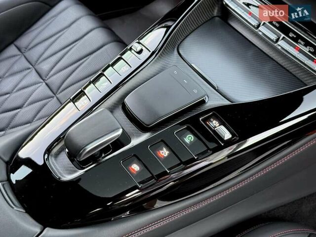 Черный Мерседес AMG GT, объемом двигателя 4 л и пробегом 33 тыс. км за 93500 $, фото 48 на Automoto.ua