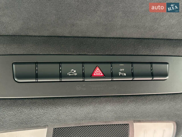 Черный Мерседес AMG GT, объемом двигателя 3.98 л и пробегом 12 тыс. км за 190000 $, фото 65 на Automoto.ua