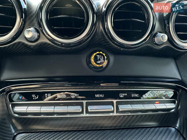 Черный Мерседес AMG GT, объемом двигателя 3.98 л и пробегом 12 тыс. км за 190000 $, фото 70 на Automoto.ua