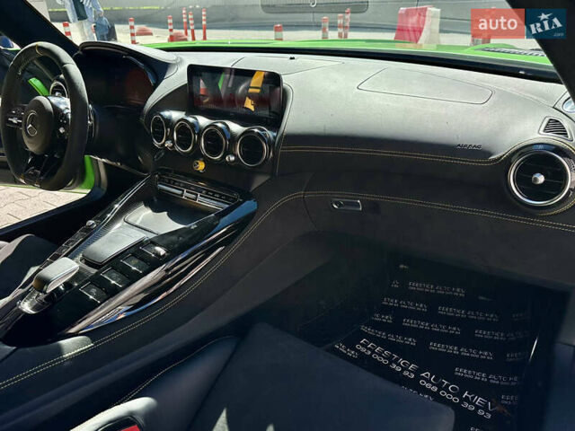 Черный Мерседес AMG GT, объемом двигателя 3.98 л и пробегом 12 тыс. км за 190000 $, фото 68 на Automoto.ua