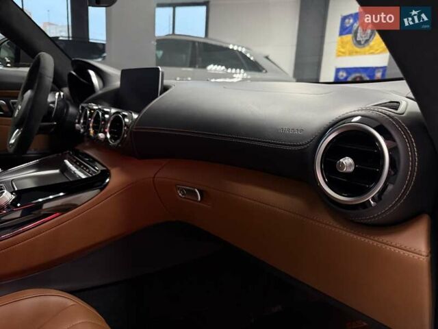 Серый Мерседес AMG GT, объемом двигателя 3.98 л и пробегом 70 тыс. км за 74500 $, фото 63 на Automoto.ua