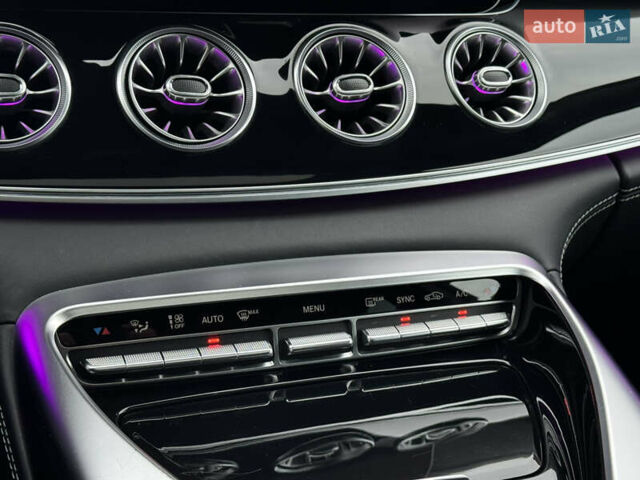 Синий Мерседес AMG GT, объемом двигателя 3.98 л и пробегом 70 тыс. км за 100000 $, фото 37 на Automoto.ua