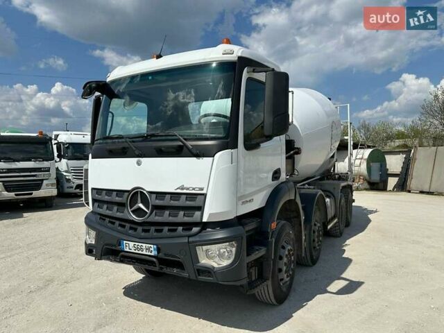 Белый Мерседес AROCS, объемом двигателя 0 л и пробегом 113 тыс. км за 99628 $, фото 5 на Automoto.ua