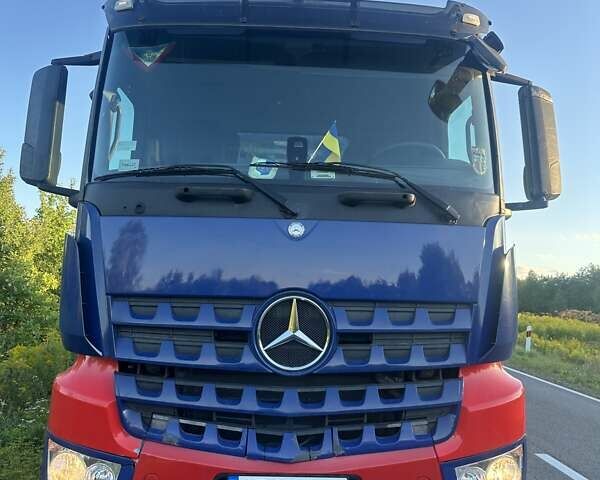 Синий Мерседес AROCS, объемом двигателя 10.68 л и пробегом 402 тыс. км за 88000 $, фото 16 на Automoto.ua