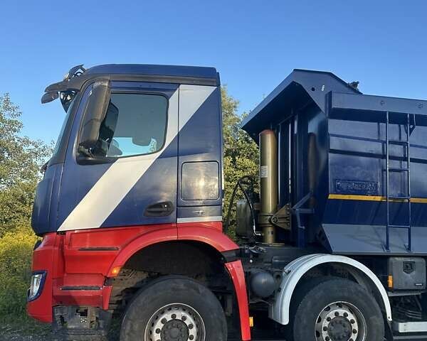 Синий Мерседес AROCS, объемом двигателя 10.68 л и пробегом 402 тыс. км за 88000 $, фото 13 на Automoto.ua