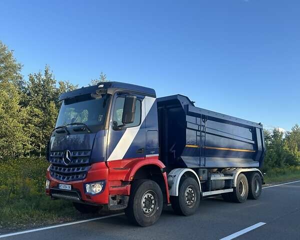 Синий Мерседес AROCS, объемом двигателя 10.68 л и пробегом 402 тыс. км за 88000 $, фото 1 на Automoto.ua