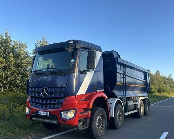 Синий Мерседес AROCS, объемом двигателя 10.68 л и пробегом 402 тыс. км за 88000 $, фото 2 на Automoto.ua