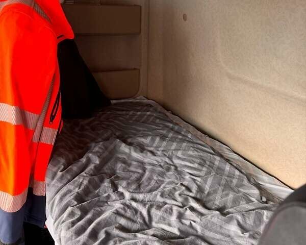 Белый Мерседес Актрос, объемом двигателя 10.8 л и пробегом 767 тыс. км за 110000 $, фото 16 на Automoto.ua