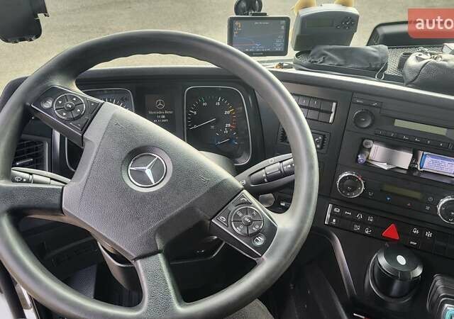 Белый Мерседес Актрос, объемом двигателя 10.8 л и пробегом 767 тыс. км за 110000 $, фото 26 на Automoto.ua