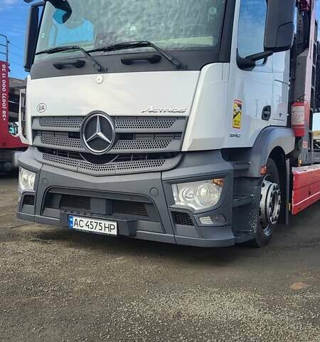 Белый Мерседес Актрос, объемом двигателя 10.8 л и пробегом 767 тыс. км за 110000 $, фото 1 на Automoto.ua