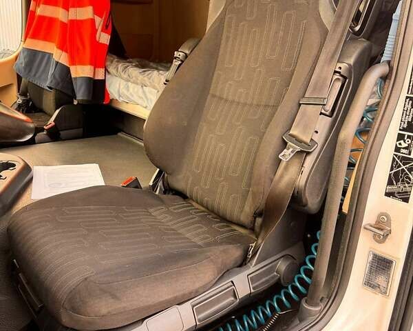 Белый Мерседес Актрос, объемом двигателя 10.8 л и пробегом 767 тыс. км за 110000 $, фото 22 на Automoto.ua