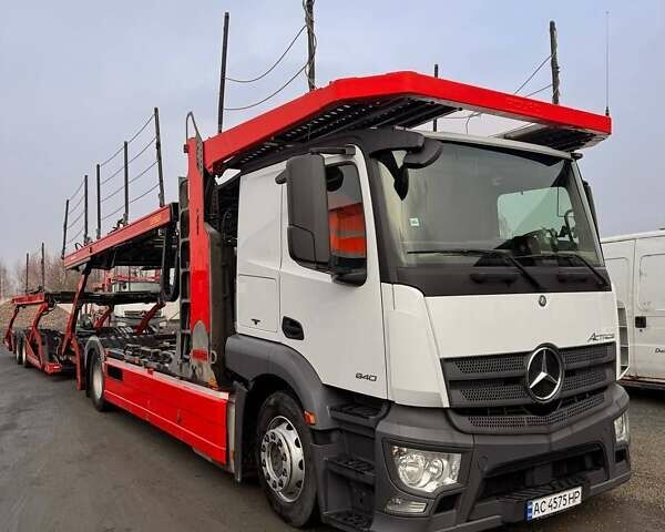 Белый Мерседес Актрос, объемом двигателя 10.8 л и пробегом 767 тыс. км за 110000 $, фото 12 на Automoto.ua