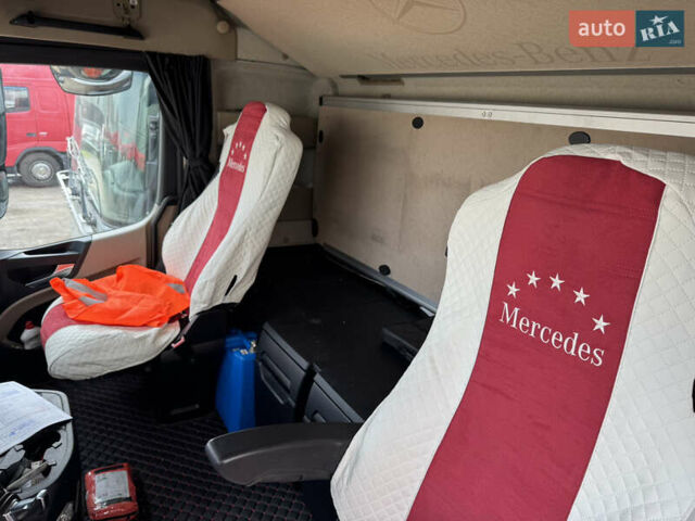 Белый Мерседес Актрос, объемом двигателя 12.9 л и пробегом 10 тыс. км за 18000 $, фото 5 на Automoto.ua