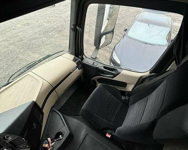 Білий Мерседес Актрос, об'ємом двигуна 10.68 л та пробігом 834 тис. км за 18000 $, фото 3 на Automoto.ua