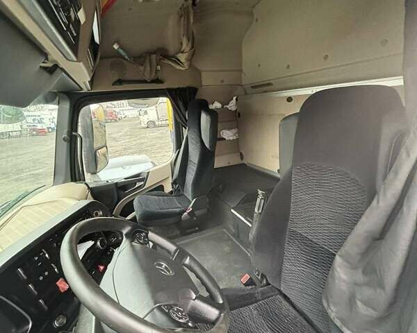 Білий Мерседес Актрос, об'ємом двигуна 10.68 л та пробігом 834 тис. км за 18000 $, фото 7 на Automoto.ua