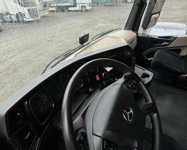 Білий Мерседес Актрос, об'ємом двигуна 10.68 л та пробігом 834 тис. км за 18000 $, фото 6 на Automoto.ua