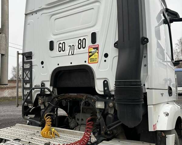 Білий Мерседес Актрос, об'ємом двигуна 10.68 л та пробігом 834 тис. км за 18000 $, фото 8 на Automoto.ua
