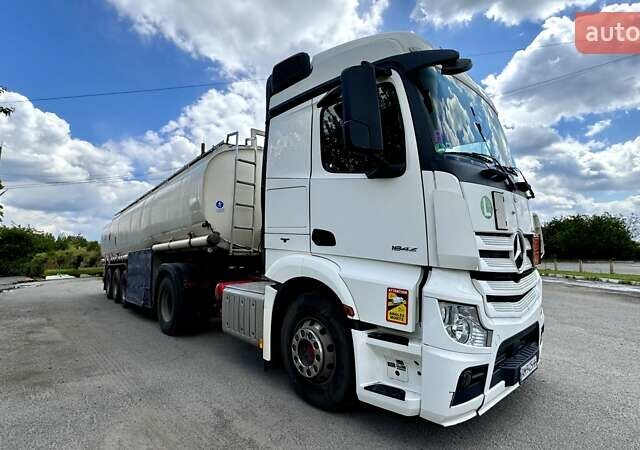 Белый Мерседес Актрос, объемом двигателя 12.81 л и пробегом 823 тыс. км за 16900 $, фото 2 на Automoto.ua