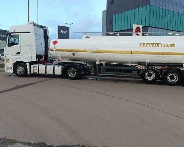 Білий Мерседес Актрос, об'ємом двигуна 12.81 л та пробігом 976 тис. км за 22000 $, фото 6 на Automoto.ua