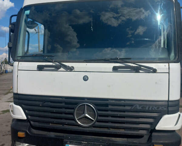 Белый Мерседес Актрос, объемом двигателя 0 л и пробегом 3 тыс. км за 8000 $, фото 5 на Automoto.ua