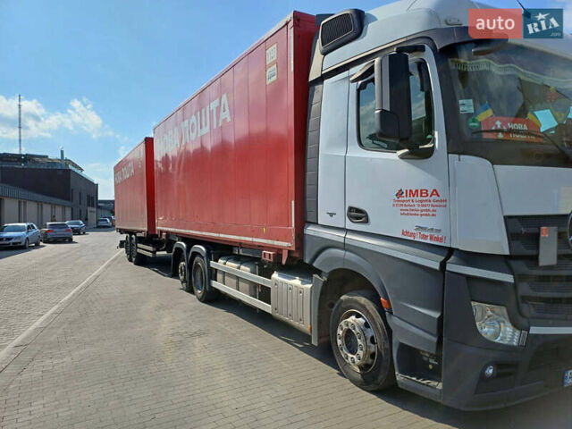 Белый Мерседес Актрос, объемом двигателя 10.68 л и пробегом 950 тыс. км за 38900 $, фото 4 на Automoto.ua